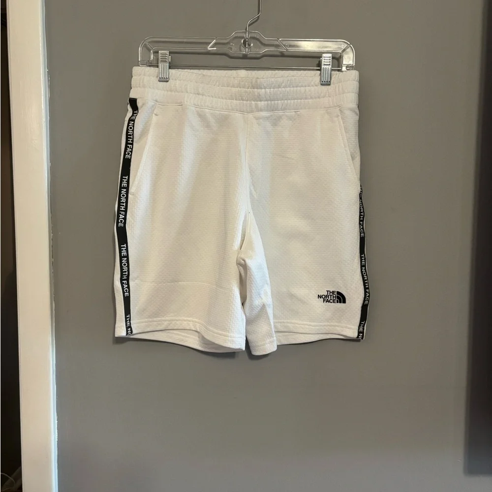 New Men's North Face Mountain Athletics Tape Shorts White/Black Size Small